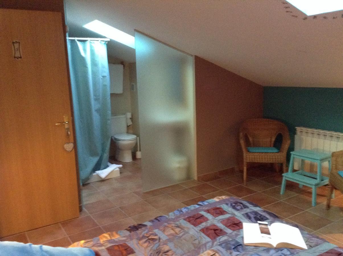 Hostal Camino Del Perdon Uterga Esterno foto