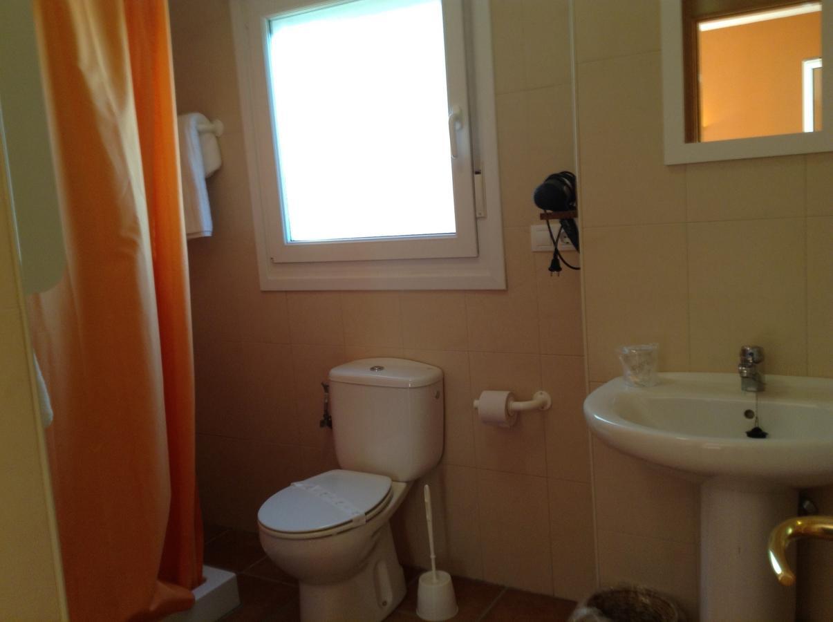 Hostal Camino Del Perdon Uterga Esterno foto