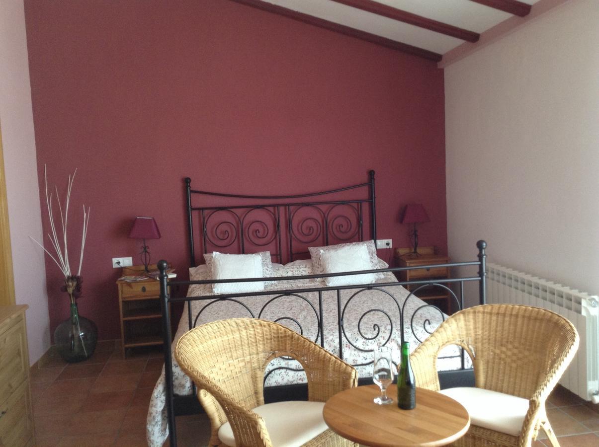 Hostal Camino Del Perdon Uterga Esterno foto